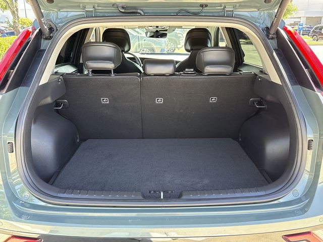 Used 2023 Kia Niro SX Touring image 12