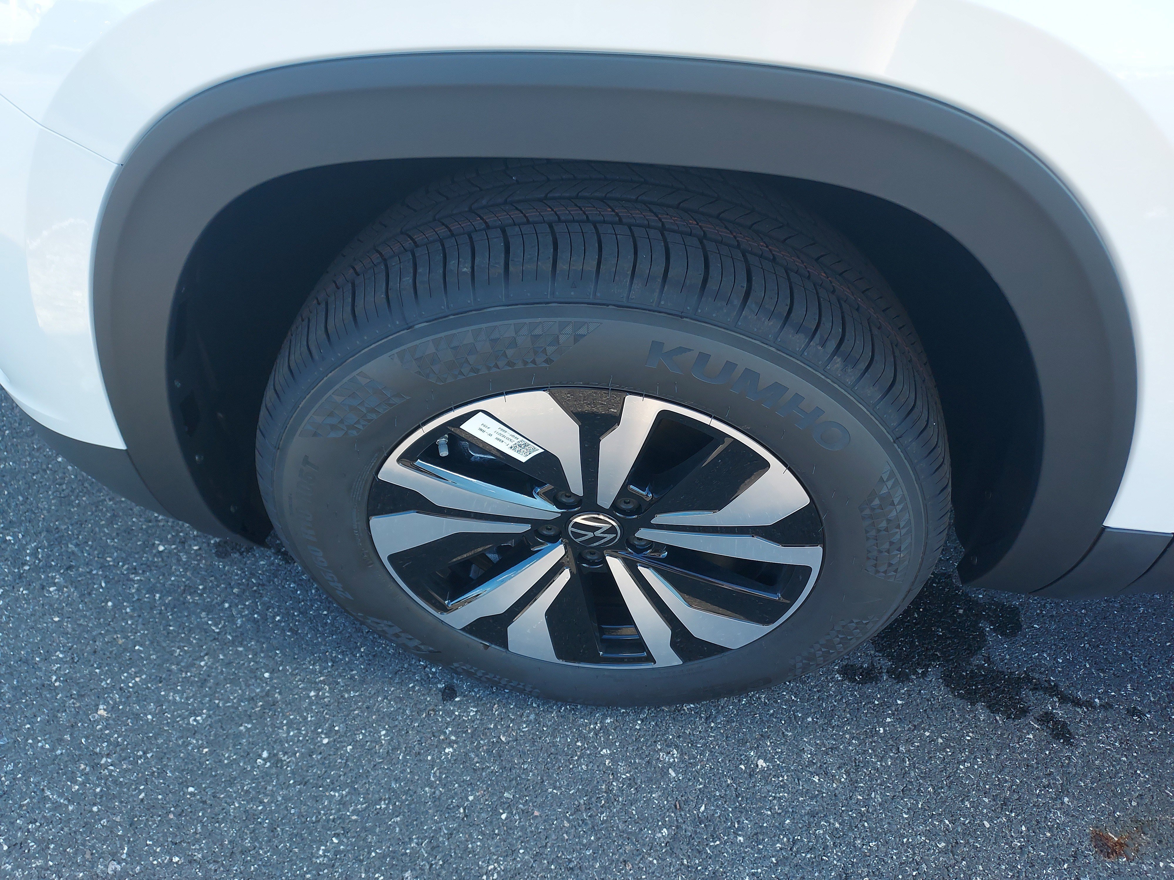 New 2026 Volkswagen Atlas SE image 9