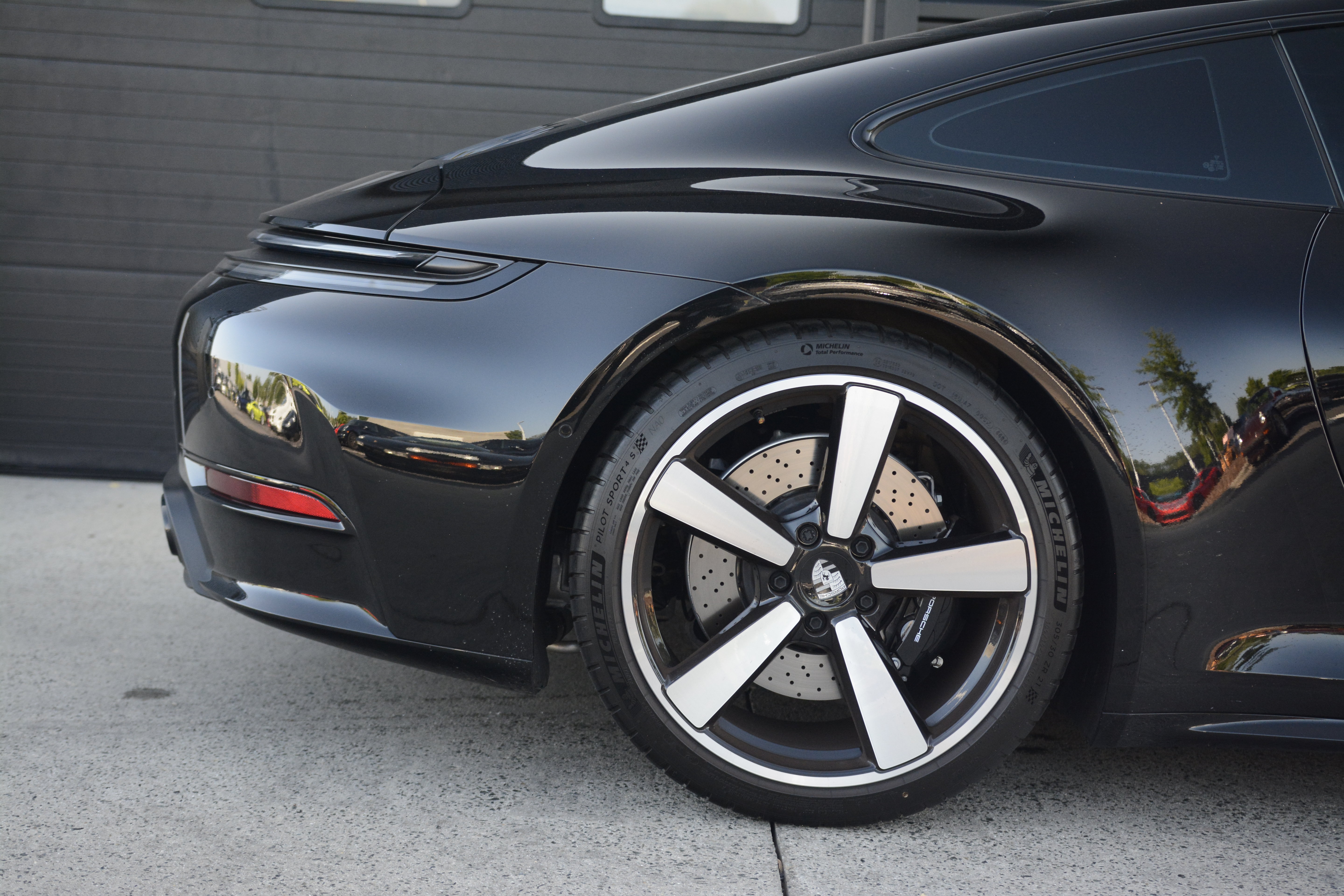 Certified 2025 Porsche 911 Carrera S RWD image 35