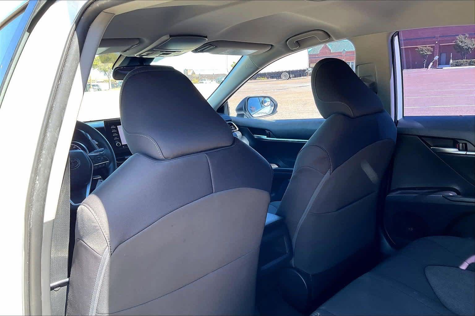 Used 2021 Toyota Camry LE FWD image 11