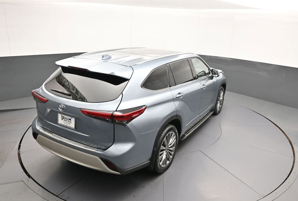Certified 2020 Toyota Highlander Platinum w/ Preferred Accessory Package AWD/4WD image 41