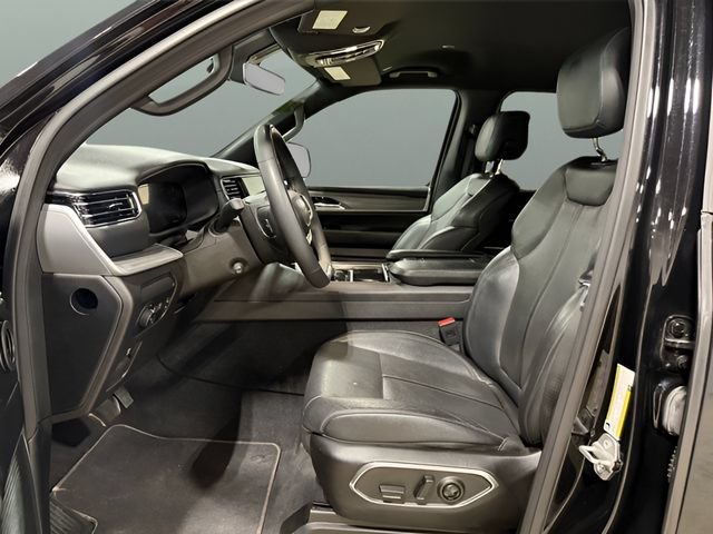 Used 2023 Jeep Wagoneer Series II AWD/4WD image 15