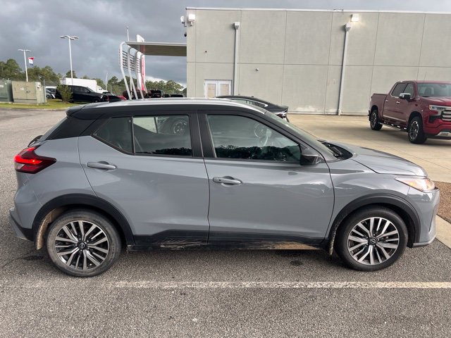 Used 2023 Nissan Kicks SV FWD image 4