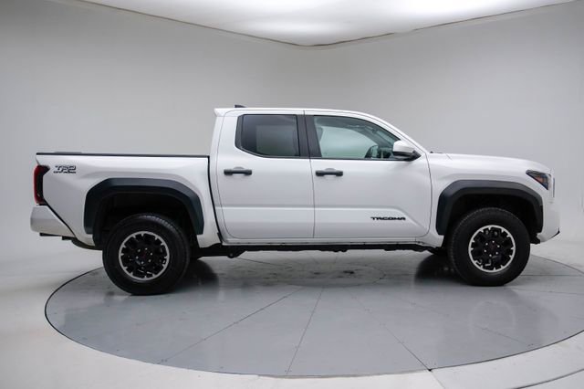 Used 2024 Toyota Tacoma TRD Off-Road AWD/4WD image 8