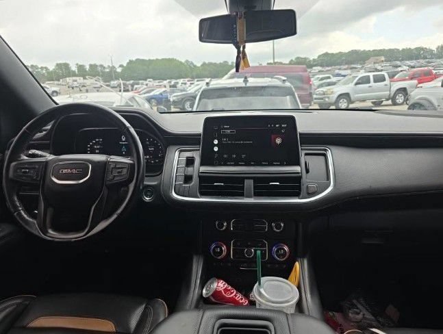 Used 2022 GMC Yukon XL AT4 AWD/4WD image 2