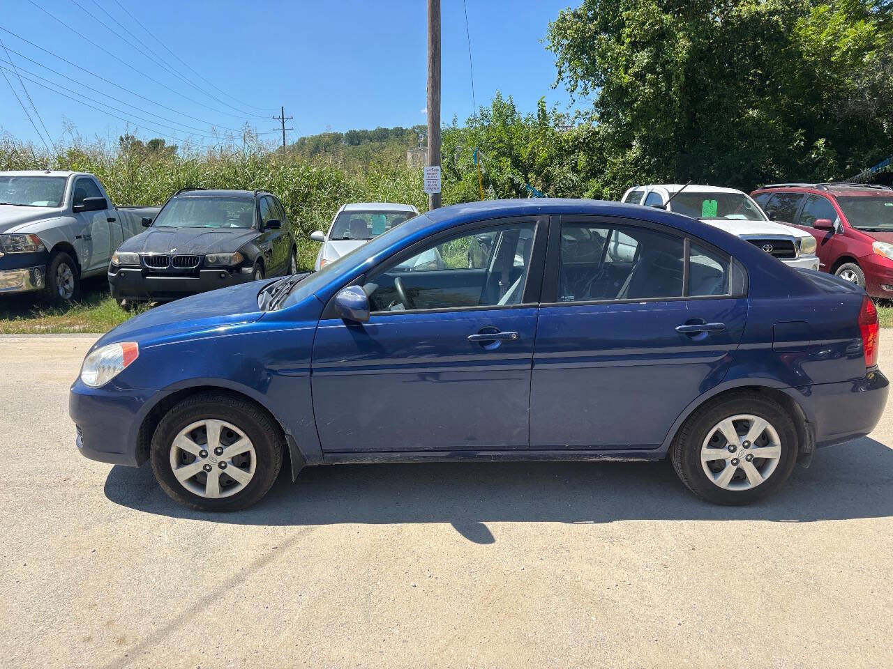 Used 2010 Hyundai Accent GLS image 7