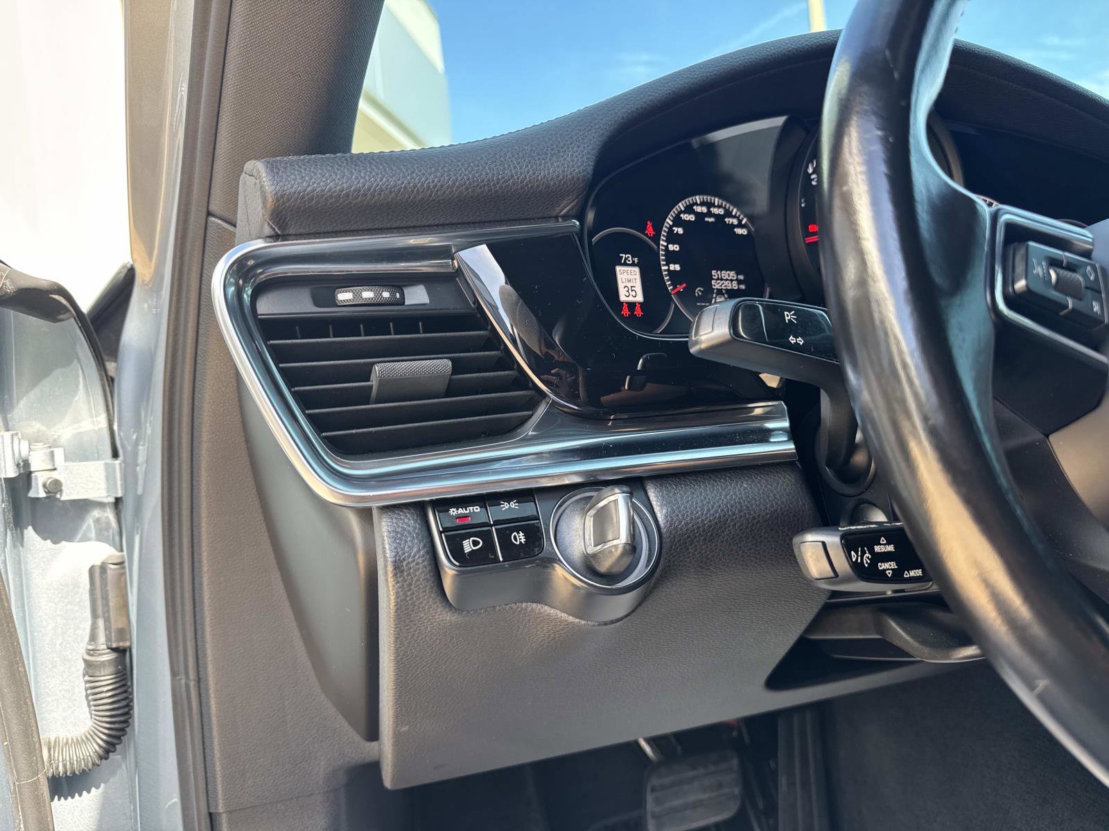 Used 2021 Porsche Panamera image 30