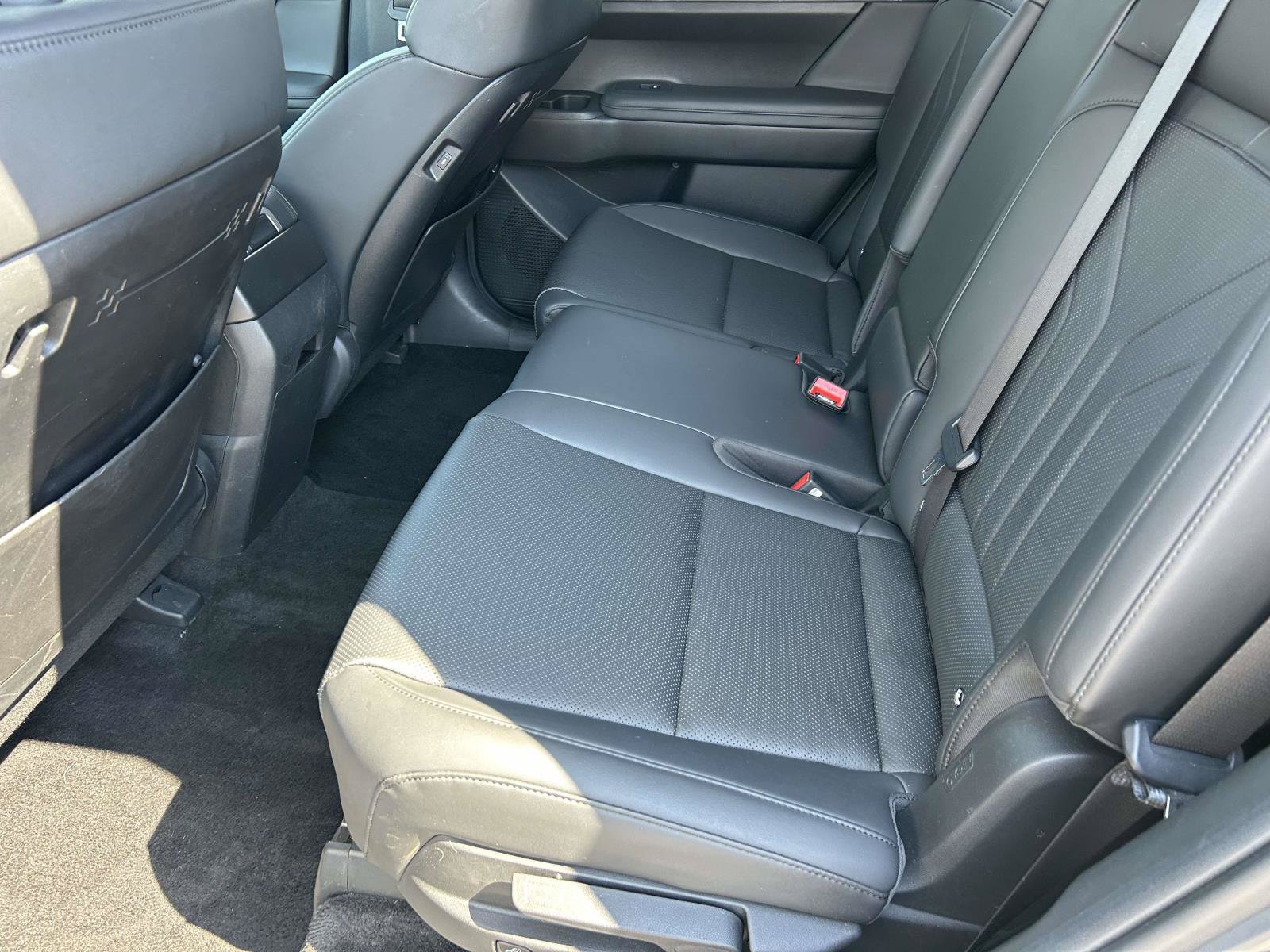 Used 2025 Hyundai Santa Fe SEL FWD image 12