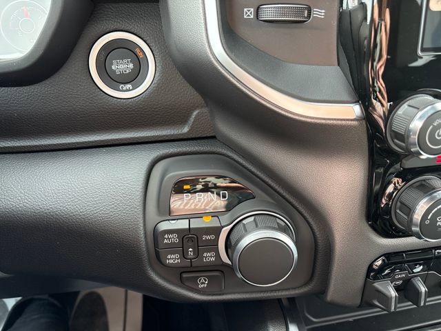 New 2026 RAM 1500 4x4 Crew Cab image 19