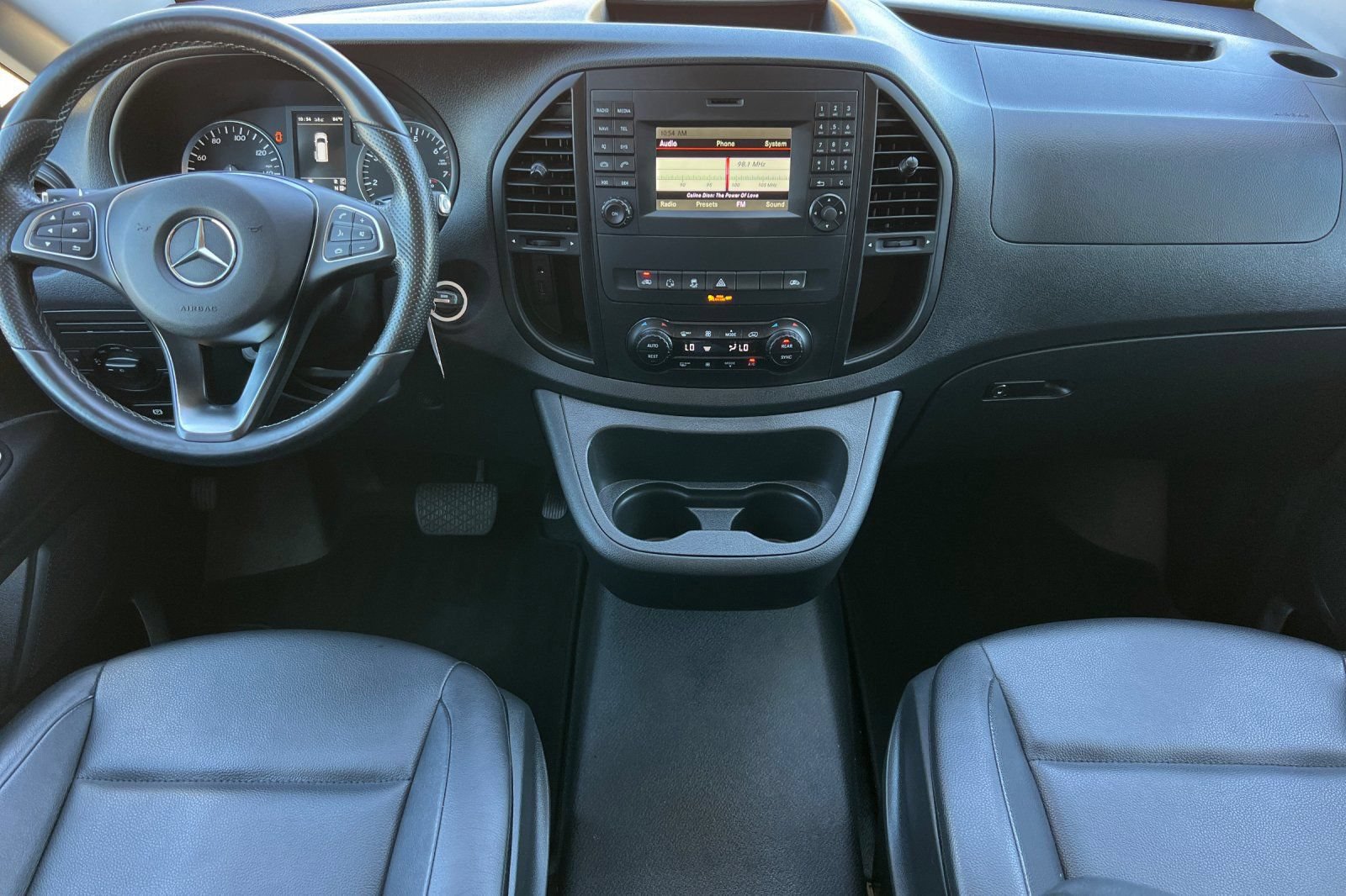 Used 2018 Mercedes-Benz Metris Passenger image 3