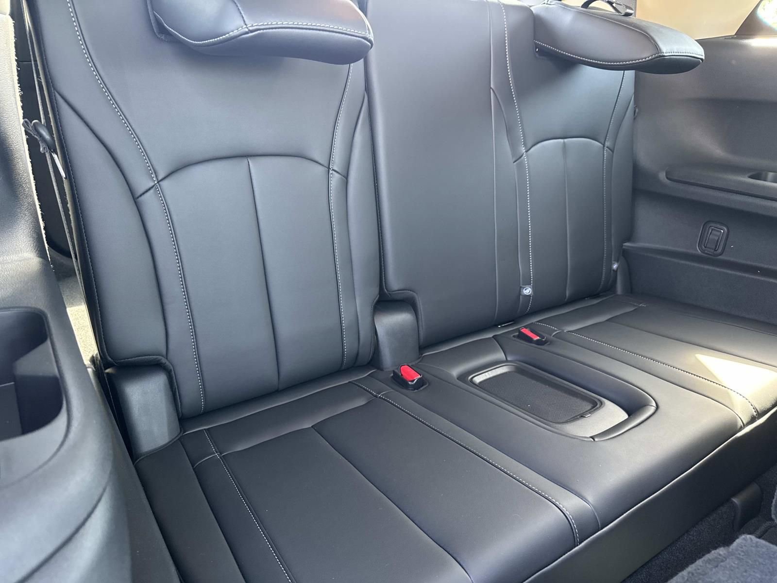 Certified 2025 INFINITI QX60 Luxe w/ Vision Package image 11