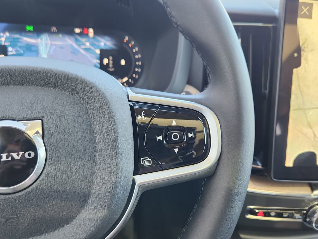 New 2026 Volvo XC60 B5 Plus w/ Climate Package image 17