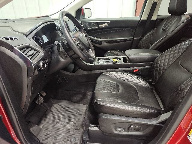 Used 2024 Ford Edge Titanium w/ Equipment Group 301A image 9