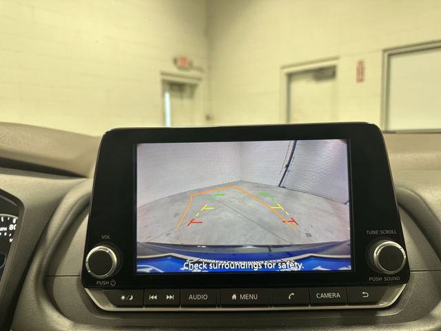 Used 2023 Nissan Rogue SV image 30