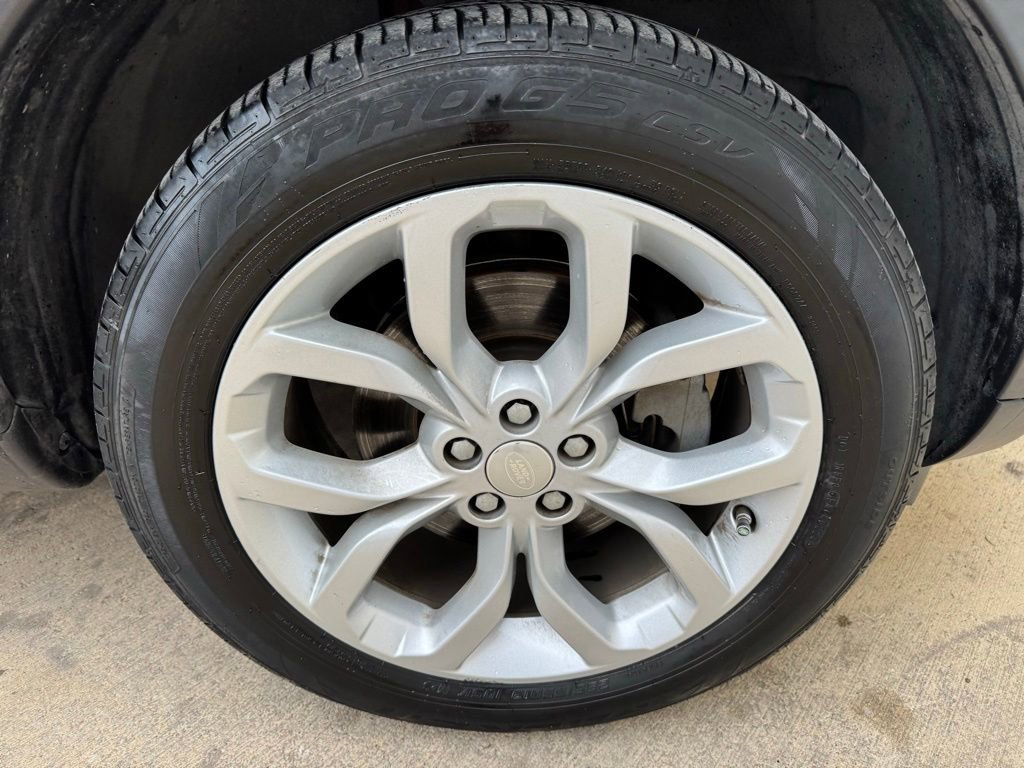 Used 2019 Land Rover Discovery Sport HSE AWD/4WD image 8