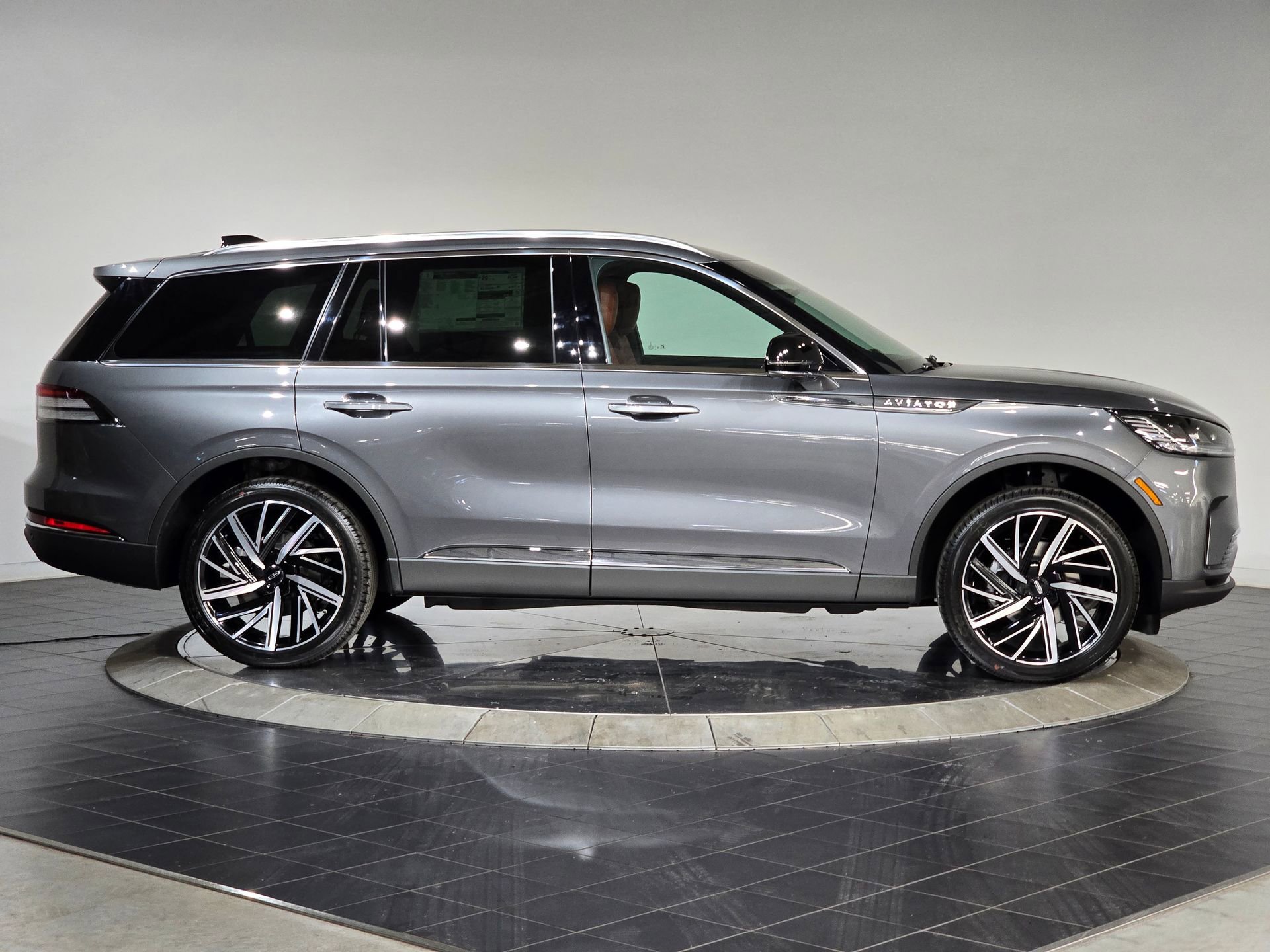 New 2025 Lincoln Aviator Reserve w/ Equipment Group 201A image 9