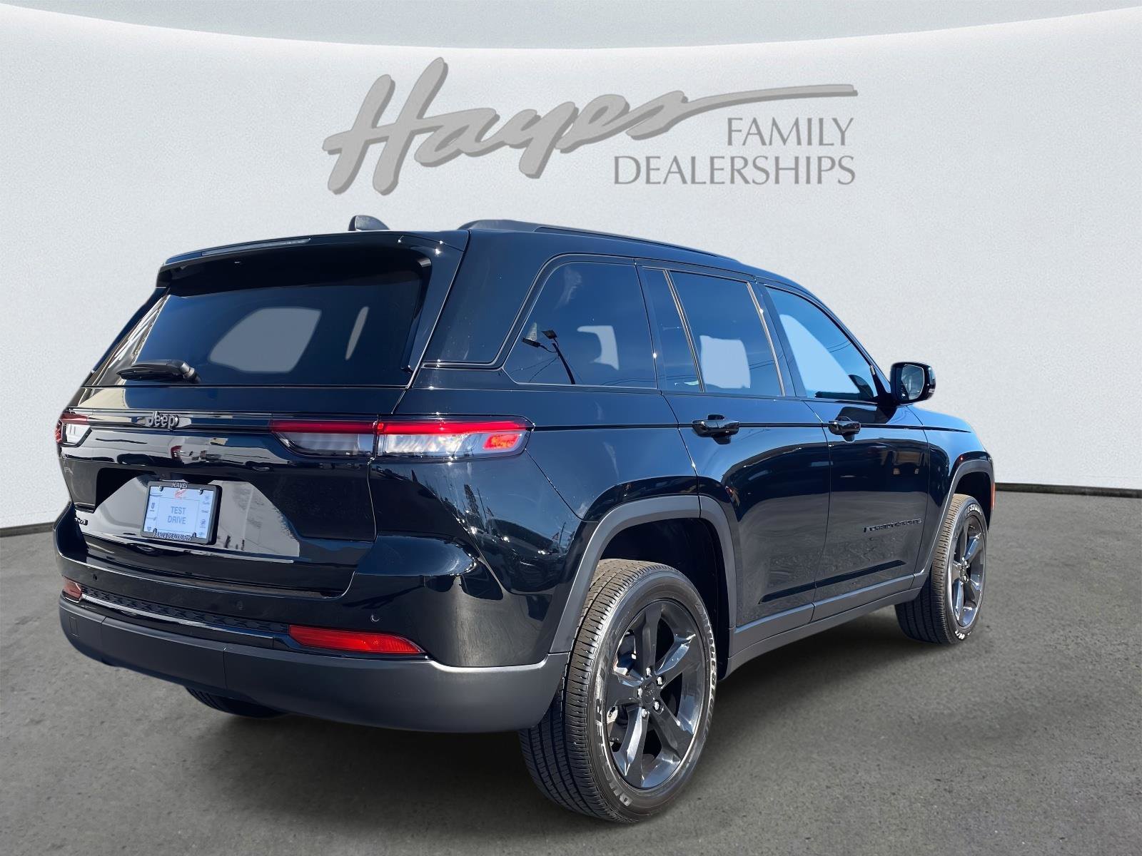 Certified 2024 Jeep Grand Cherokee Altitude image 43