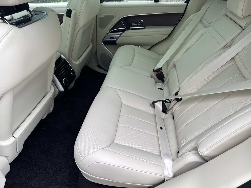 New 2026 Land Rover Range Rover SE AWD/4WD image 16
