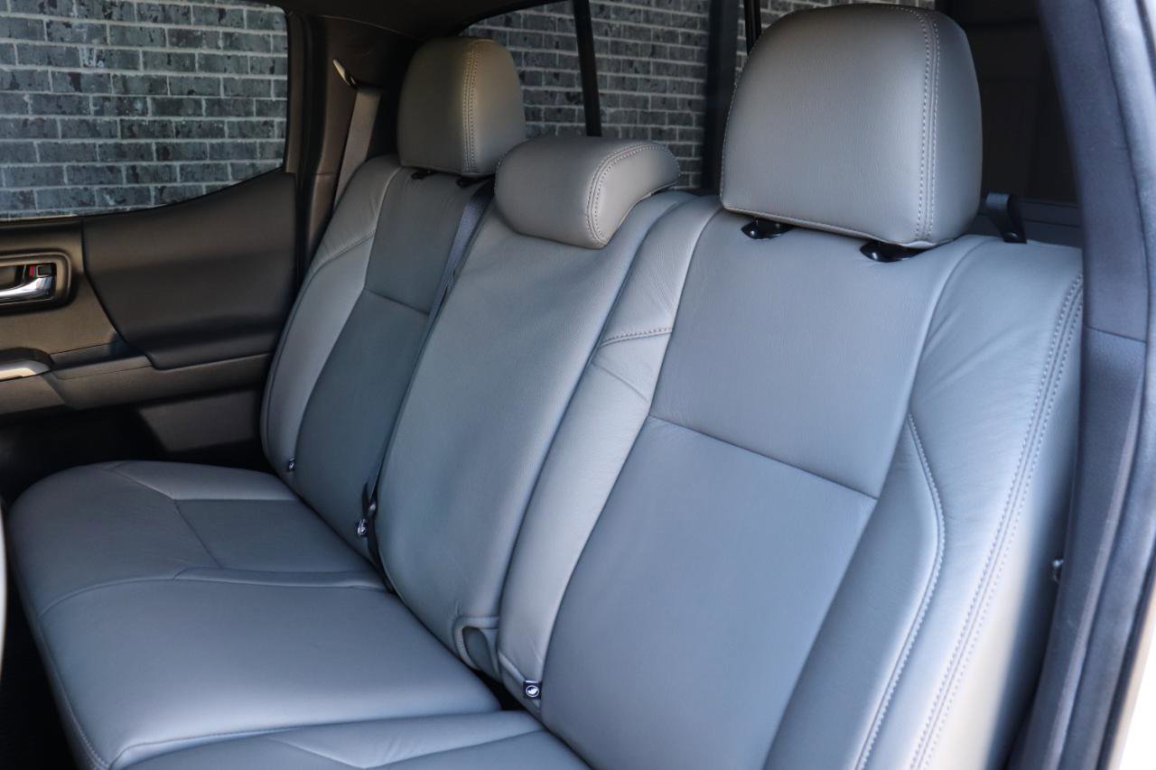 Used 2018 Toyota Tacoma TRD Sport image 43