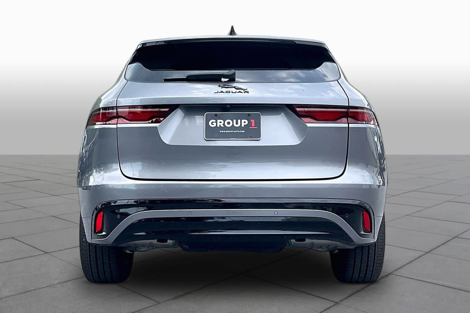 Used 2025 Jaguar F-PACE R-Dynamic S AWD/4WD image 4