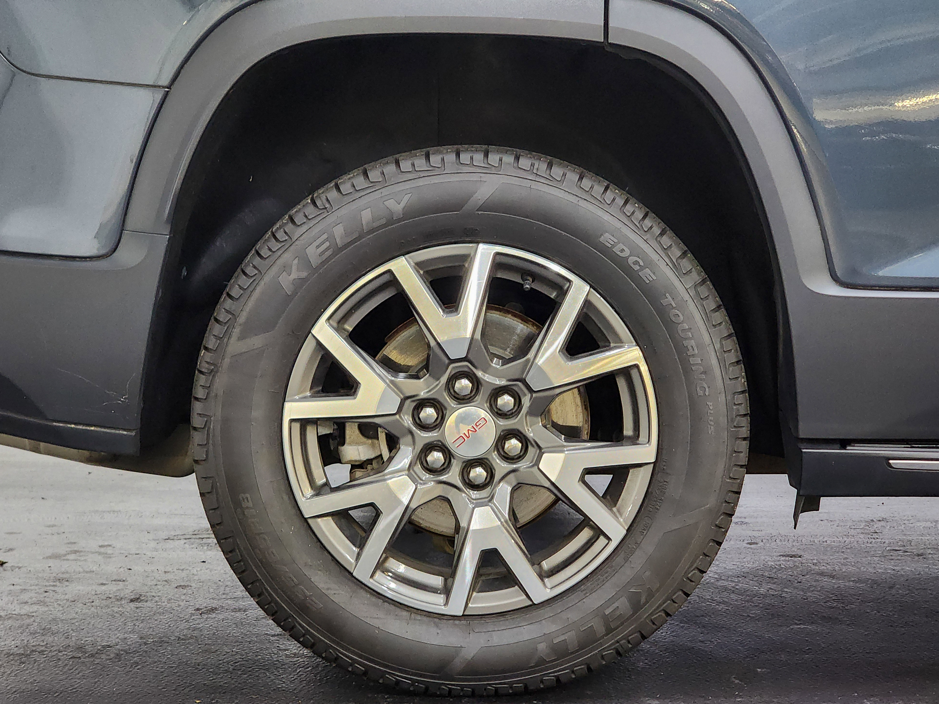 Used 2020 GMC Acadia SLE image 48