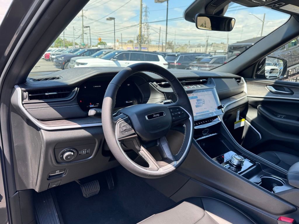 New 2026 Jeep Grand Cherokee L Limited AWD/4WD image 12