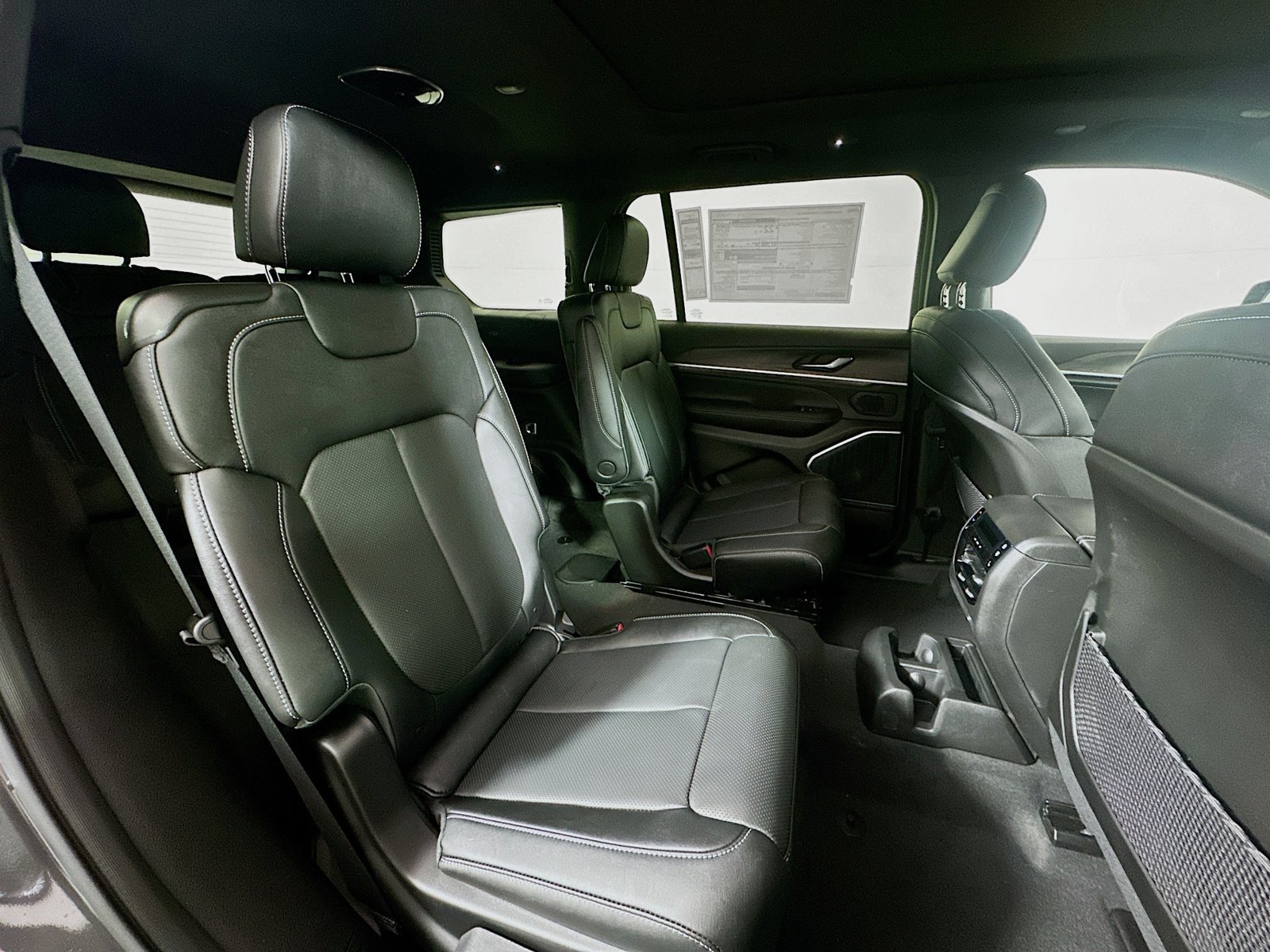 New 2026 Jeep Grand Cherokee L Limited AWD/4WD image 30