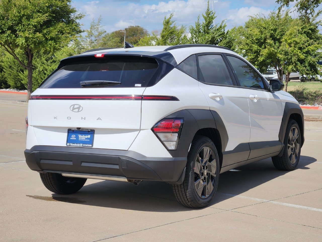 New 2027 Hyundai Kona SEL Sport FWD image 4