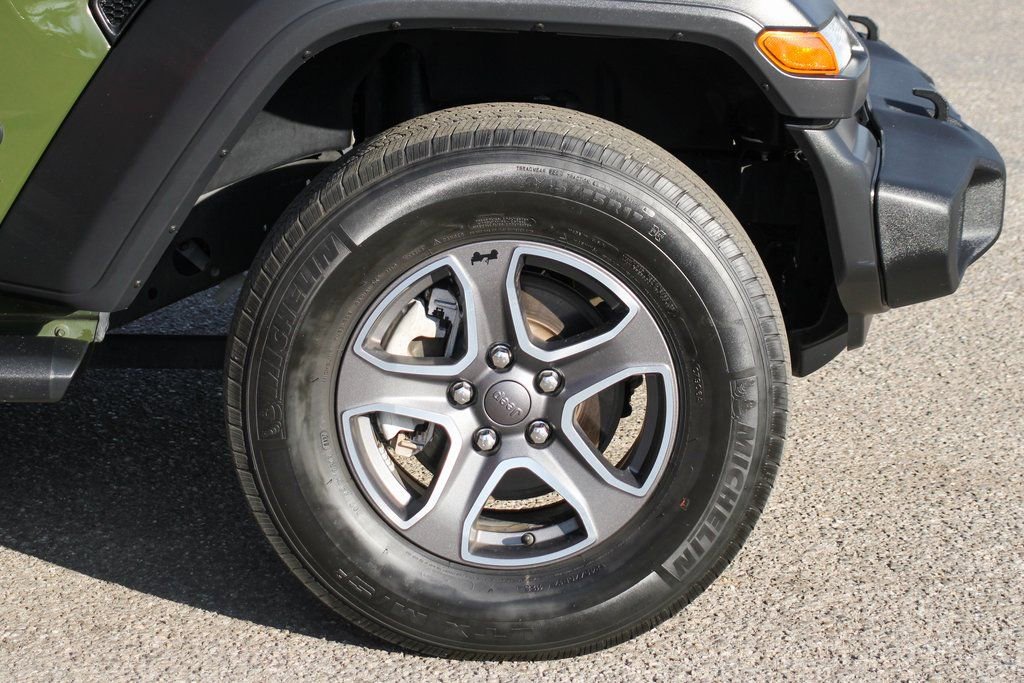 Used 2022 Jeep Wrangler Sport AWD/4WD image 34