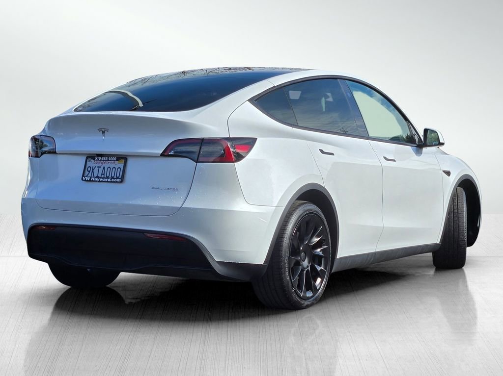 Used 2023 Tesla Model Y Long Range image 4