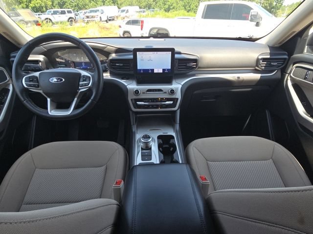 Used 2024 Ford Explorer XLT RWD image 35