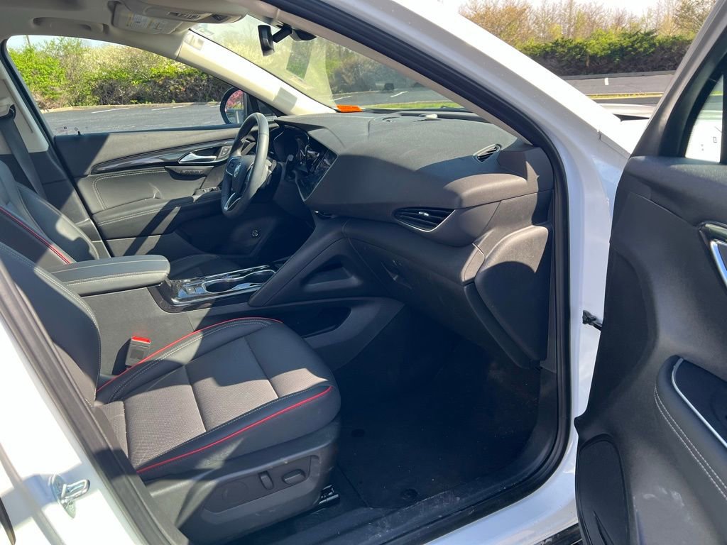 Used 2023 Buick Envision Essence w/ Sport Touring Package image 10