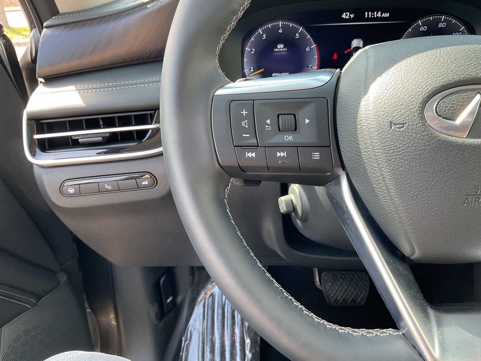Used 2025 INFINITI QX60 Sensory AWD/4WD image 27