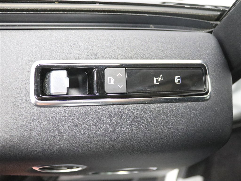 Used 2018 Land Rover Range Rover Supercharged AWD/4WD image 21
