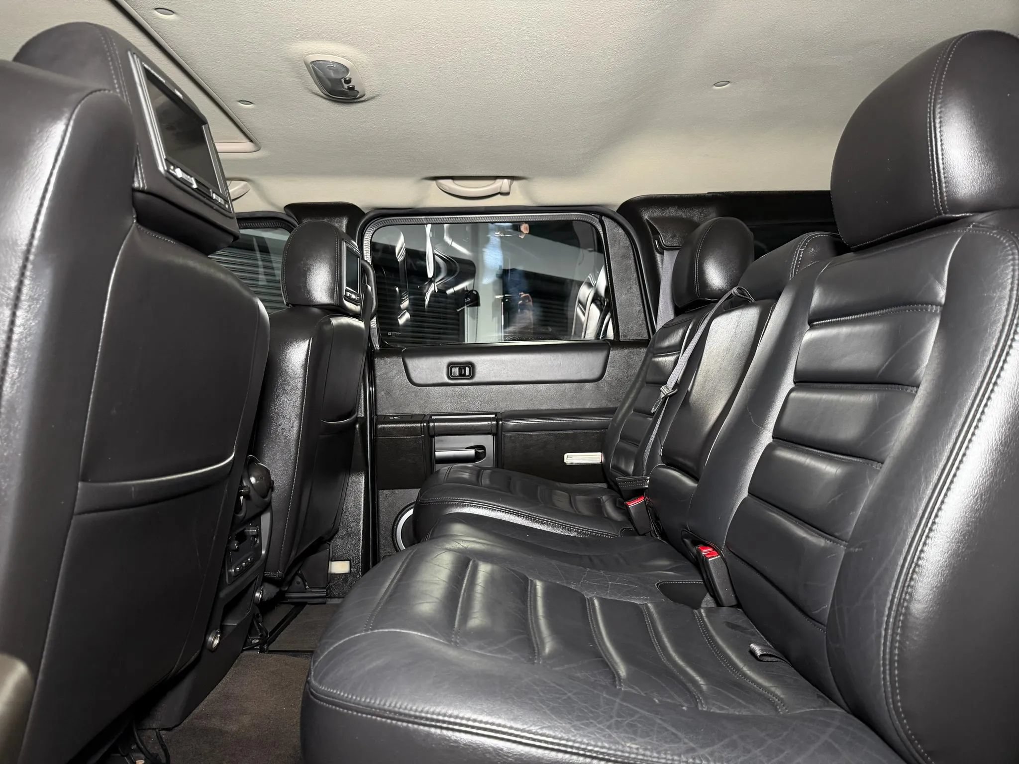 Used 2005 HUMMER H2 w/ Preferred Equipment Group AWD/4WD image 8