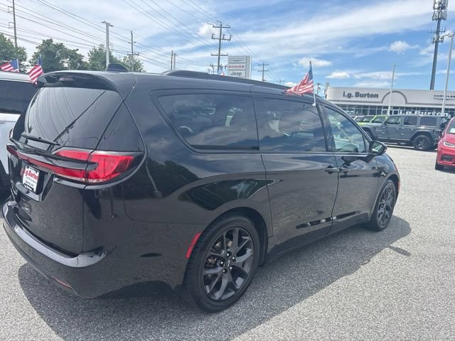 Used 2021 Chrysler Pacifica Touring w/ S Appearance Package FWD image 11