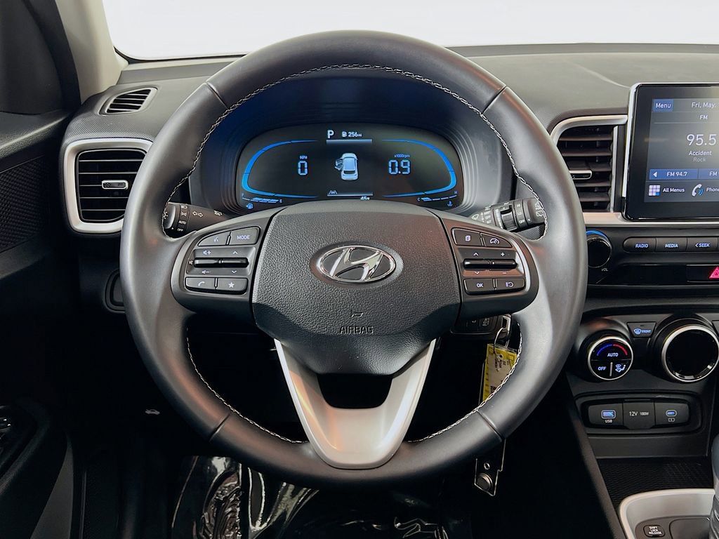 Used 2023 Hyundai Venue SEL w/ Cargo Package FWD image 11