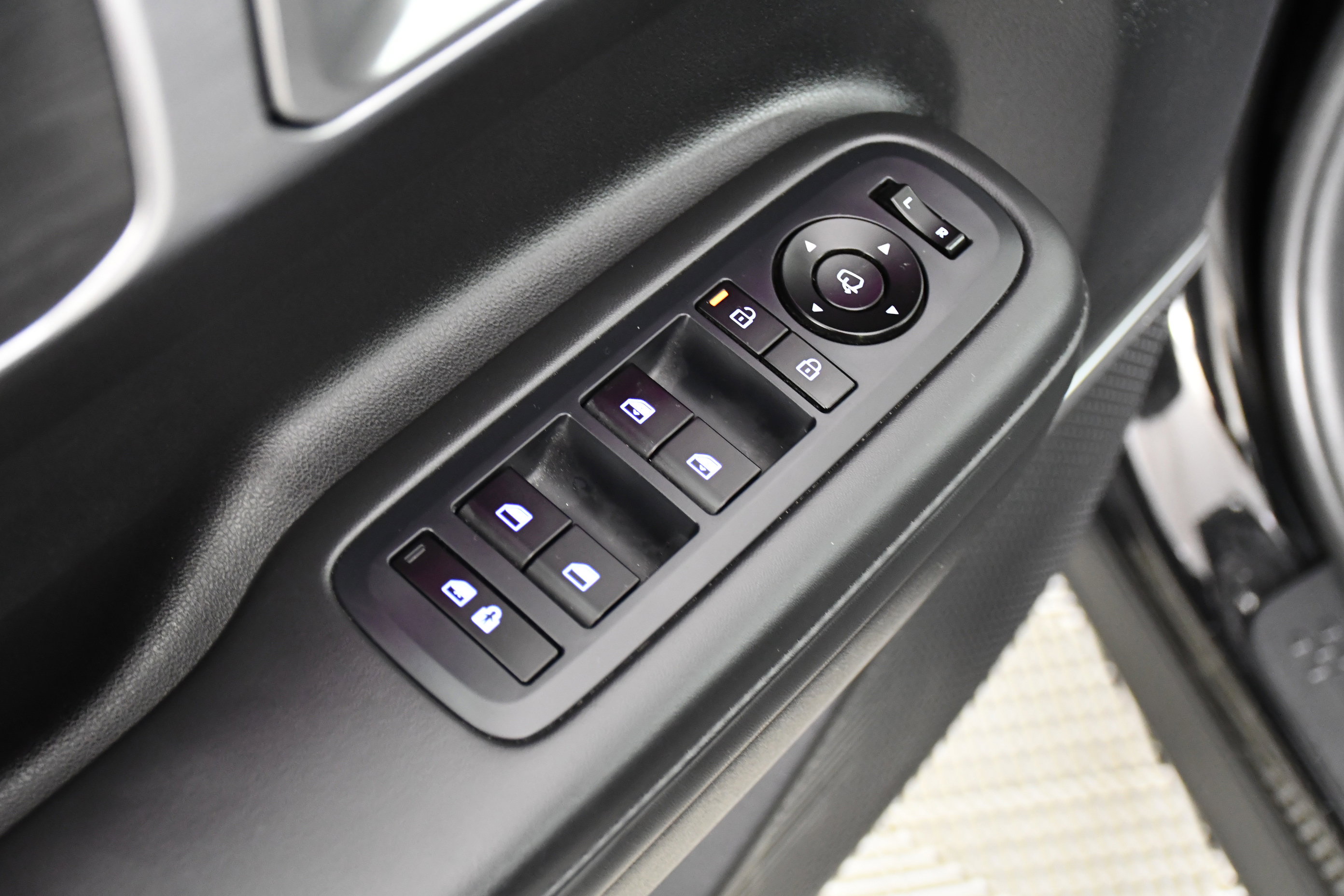 Used 2024 Hyundai Santa Fe Limited image 26