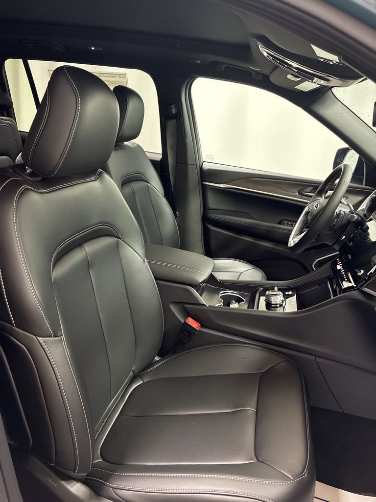 New 2026 Jeep Grand Cherokee L Limited image 31