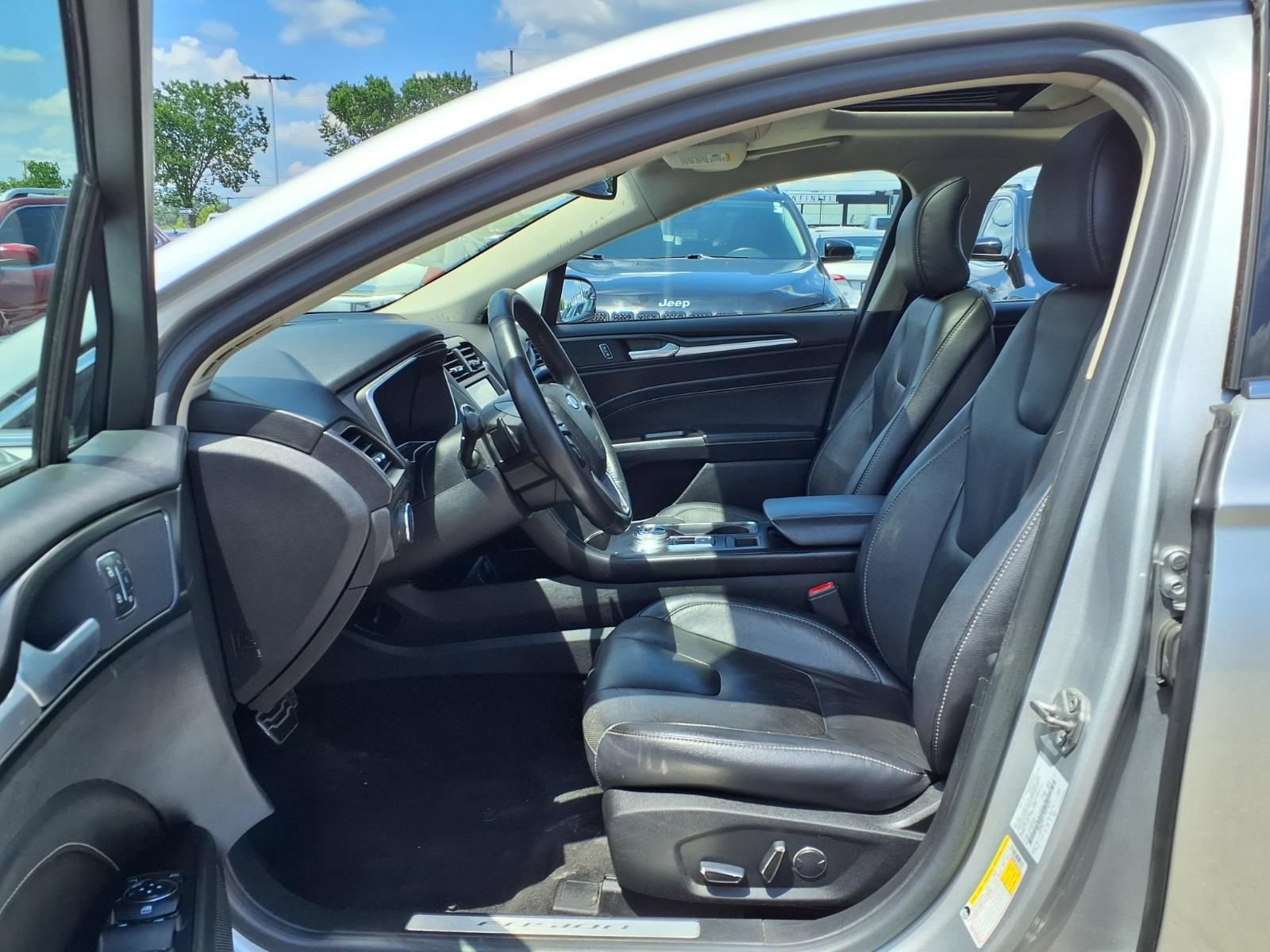Used 2018 Ford Fusion Titanium AWD/4WD image 17
