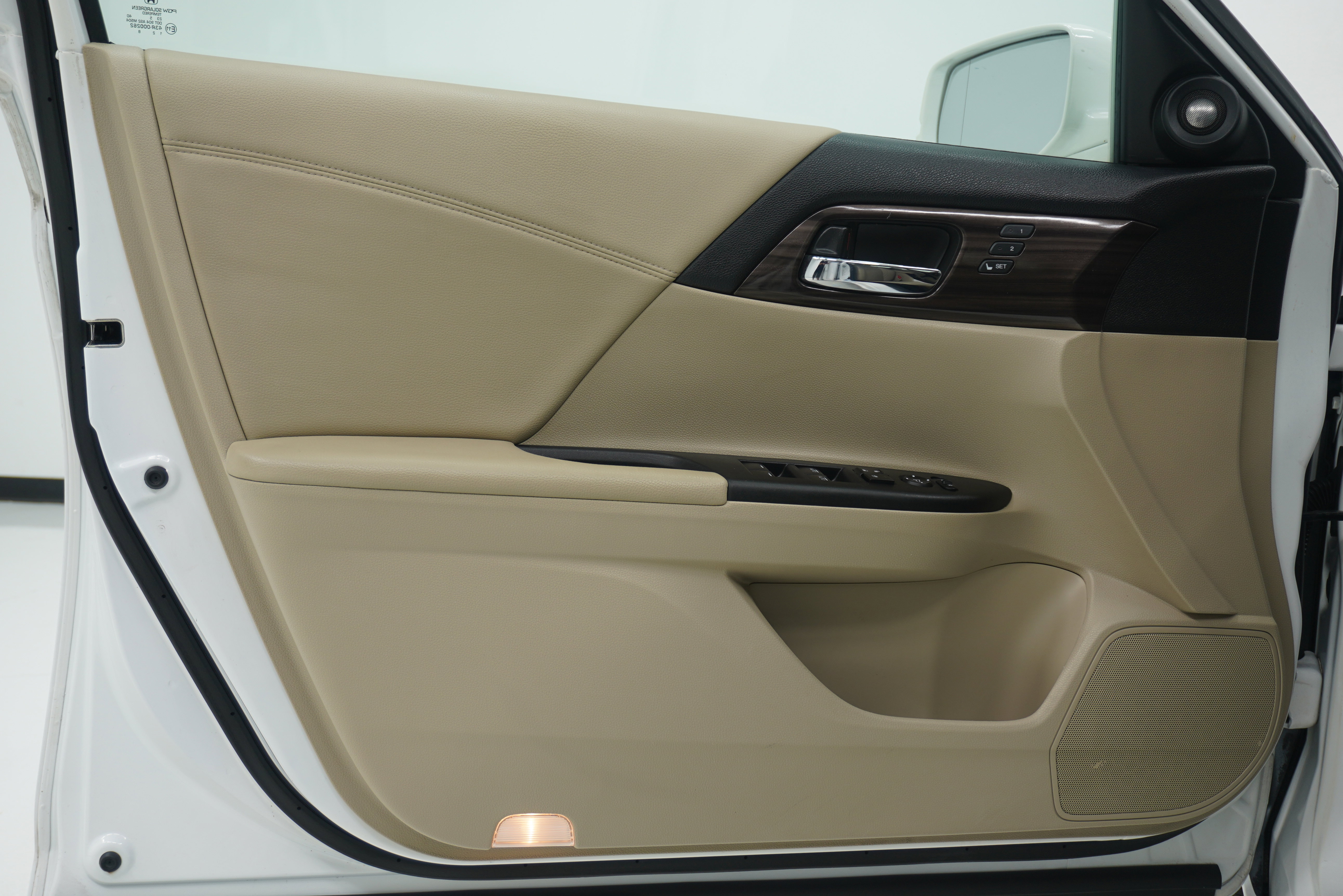 Used 2016 Honda Accord EX-L image 11
