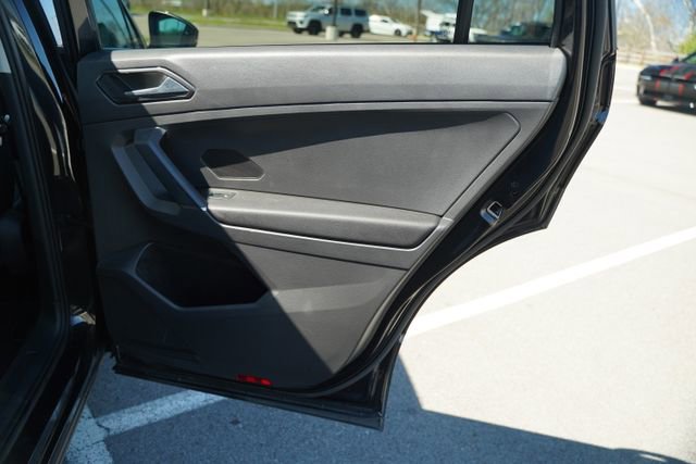 Used 2018 Volkswagen Tiguan SEL image 23