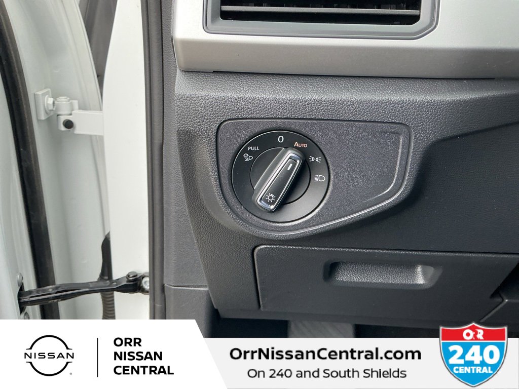 Used 2021 Volkswagen Atlas Cross Sport SE image 18