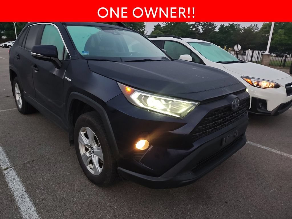 Used 2019 Toyota RAV4 XLE w/ Convenience Package AWD/4WD image 3
