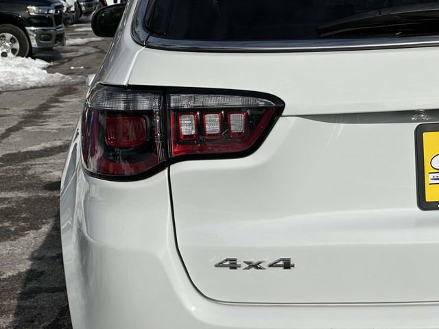 Certified 2022 Jeep Compass Limited w/ Sun and Sound Group image 11