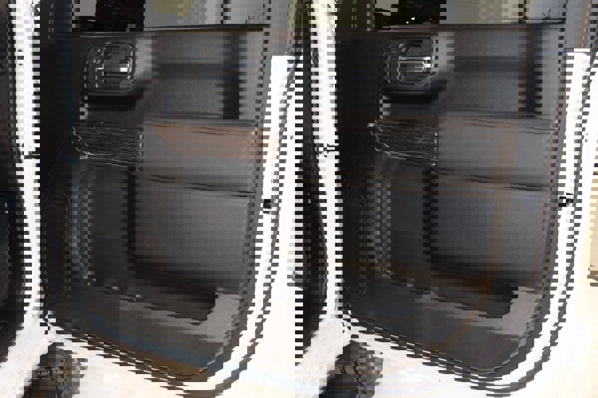 Used 2025 GMC Sierra 2500 SLE w/ SLE Convenience Package image 53