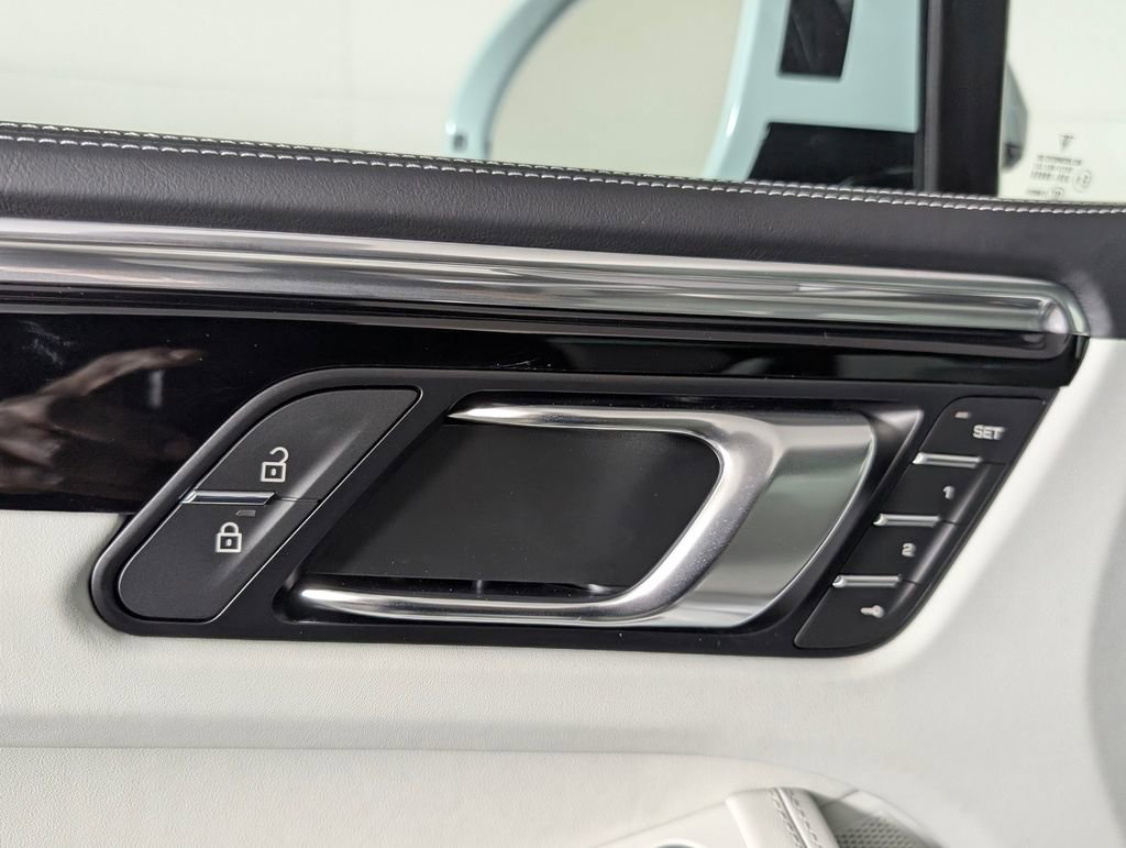 New 2026 Porsche Macan image 27