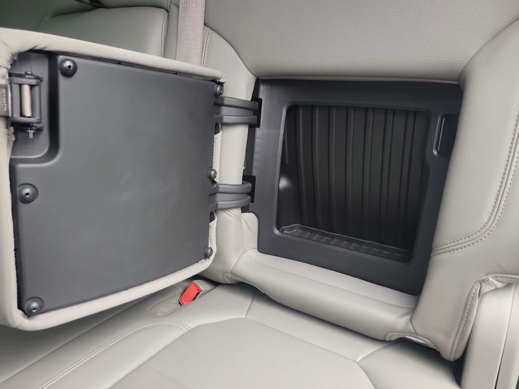 Used 2019 Chevrolet Silverado 1500 LTZ w/ LTZ Premium Package AWD/4WD image 18