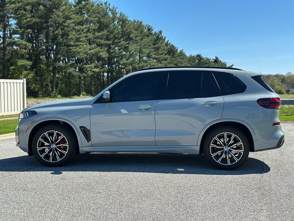 Certified 2026 BMW X5 xDrive40i w/ M Sport Package AWD/4WD image 4