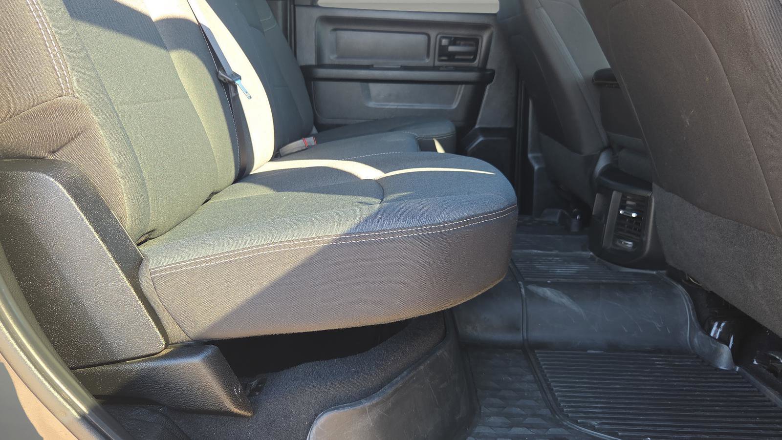 Used 2024 RAM 3500 Tradesman w/ Chrome Appearance Group image 17